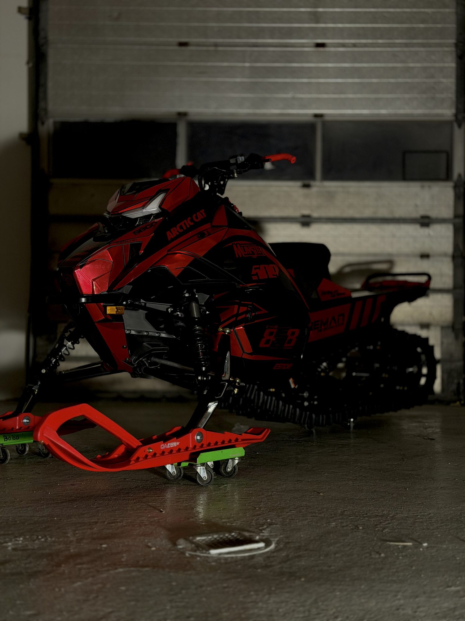 Arctic Cat snescooter klargjort hos VM AUTO i Nuuk